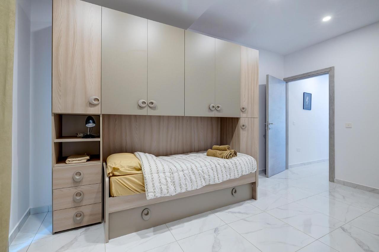 Modern Family Holiday Retreat In Gzira Sliema Zewnętrze zdjęcie