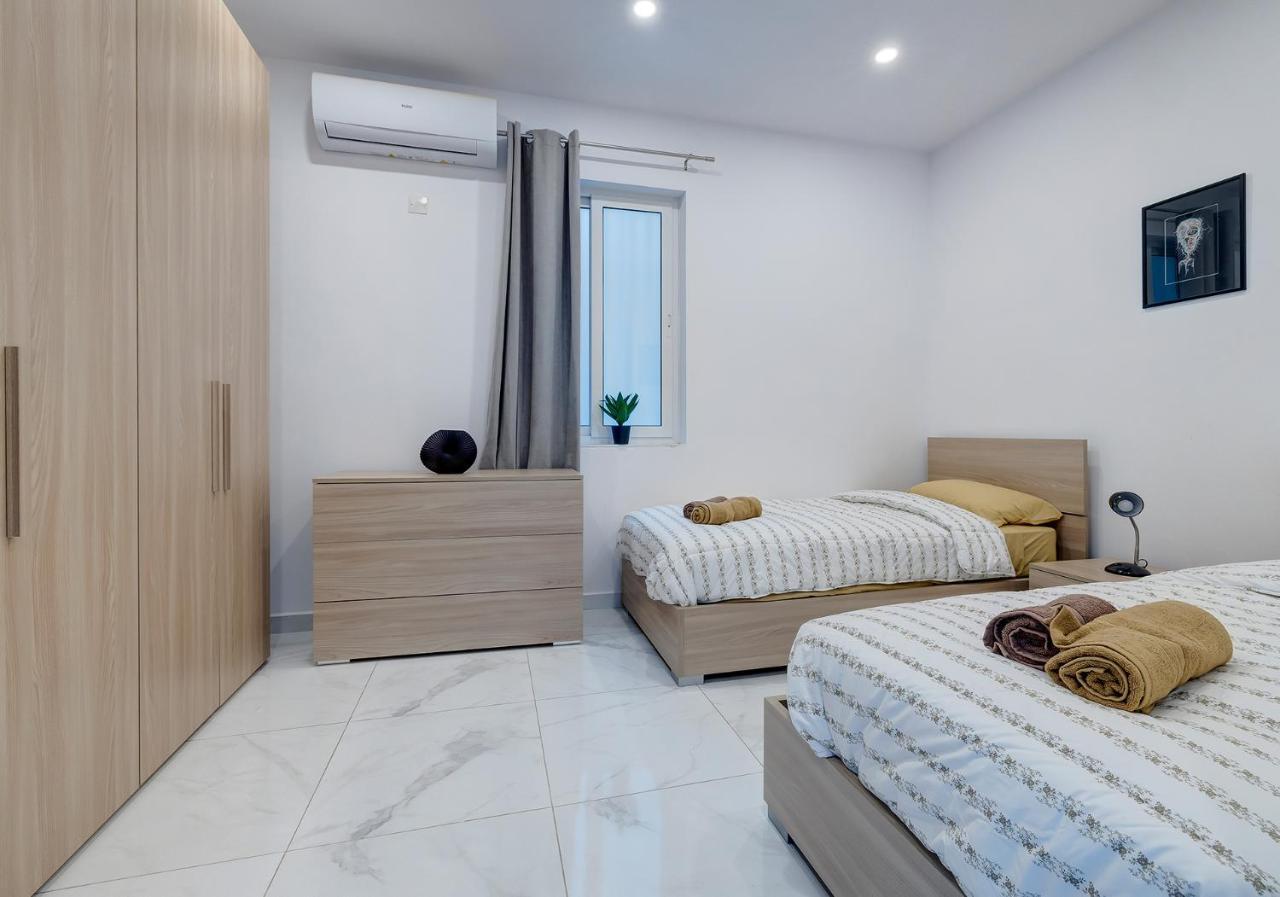 Modern Family Holiday Retreat In Gzira Sliema Zewnętrze zdjęcie