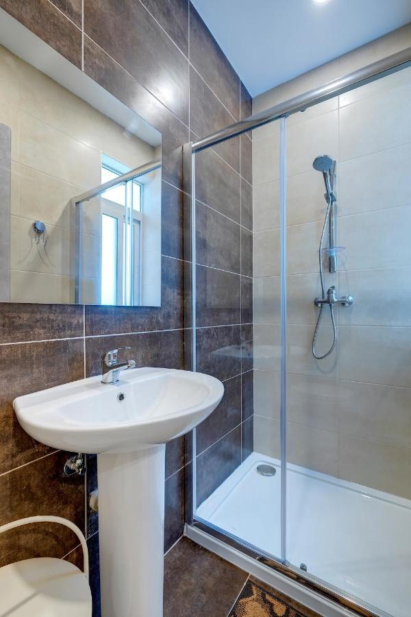 Modern Family Holiday Retreat In Gzira Sliema Zewnętrze zdjęcie